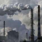 Estudo mostra que as emissões diárias de carbono no mundo caíram 17% em abril