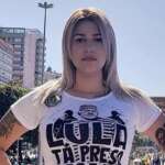 Grupelho protesta contra a prisão de Sara Winter em frente a PF de Brasília